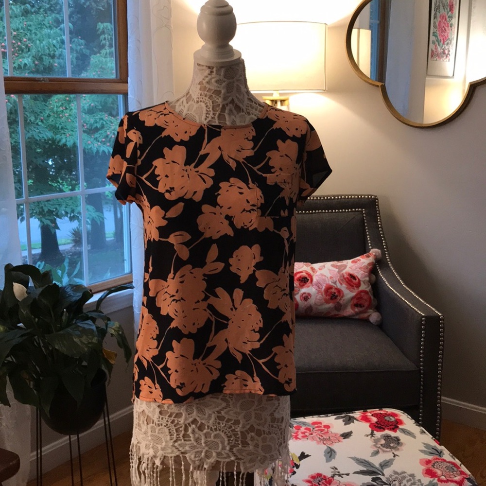 Very pretty The Limited blouse.